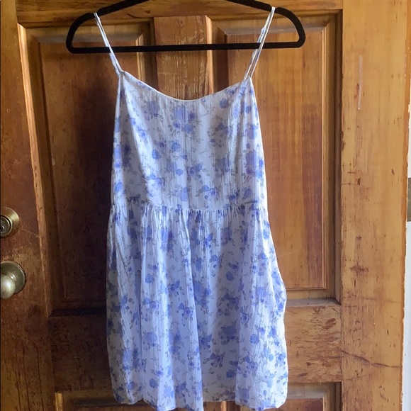 White flowered dress - Picture 1 of 4